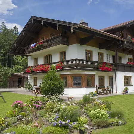 Osterauer Apartment *